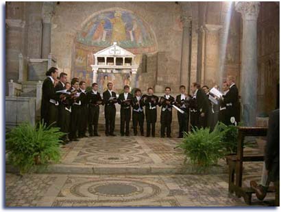 Foto  del concerto nella Cattedrale romanica di Castel Sant'Elia